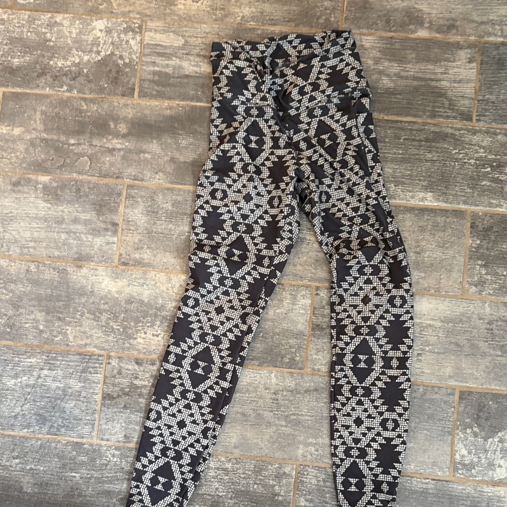 Columbia Black and Gray Patterned Leggings